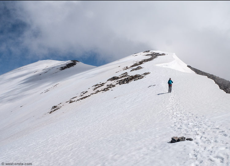 Descending from the summit of Melindaou -  click on the image to enlarge