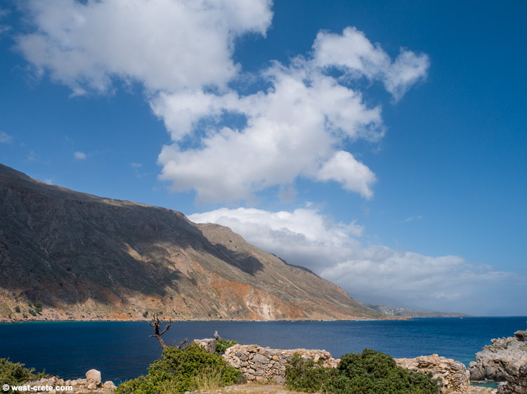 The bay of Loutro -  click on the image to enlarge