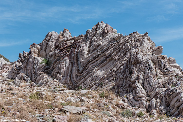 Angular folds near Agios Pavlos -  click on the image to enlarge