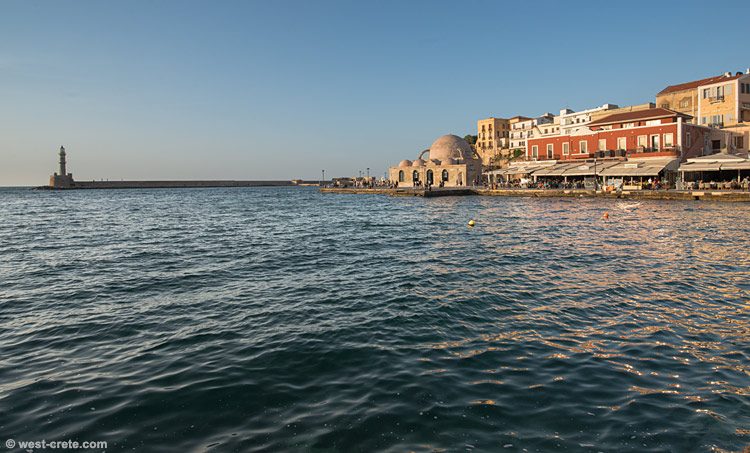 Chania harbour -  click on the image to enlarge