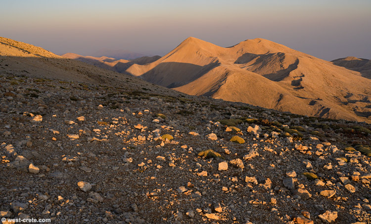 The summits of Troharis and Thodoris at sunset time   -  click on the image to enlarge
