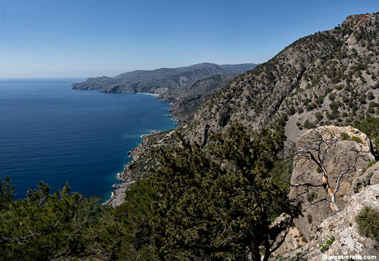 On the hill of Profitis Ilias - click on the image to enlarge On the hill of Profitis Ilias - click on the image to enlarge