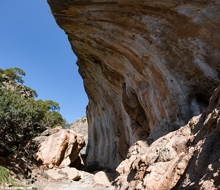 Lissos gorge - click on the image to enlarge Lissos gorge - click on the image to enlarge