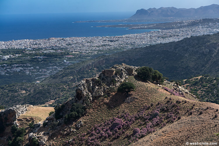 View of Chania from the hill of Kastellos - click on the image to enlarge View of Chania from the hill of Kastellos - click on the image to enlarge