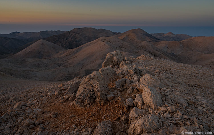 Sunset time on Pachnes - click on the image to enlarge Sunset time on Pachnes - click on the image to enlarge
