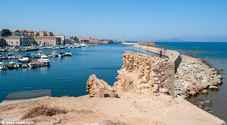 Chania harbour - click on the image to enlarge Chania harbour
- click on the image to enlarge