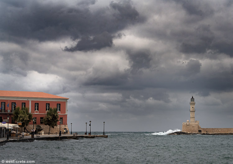 A grey day in Chania - click on the image to enlarge A grey day in Chania
- click on the image to enlarge