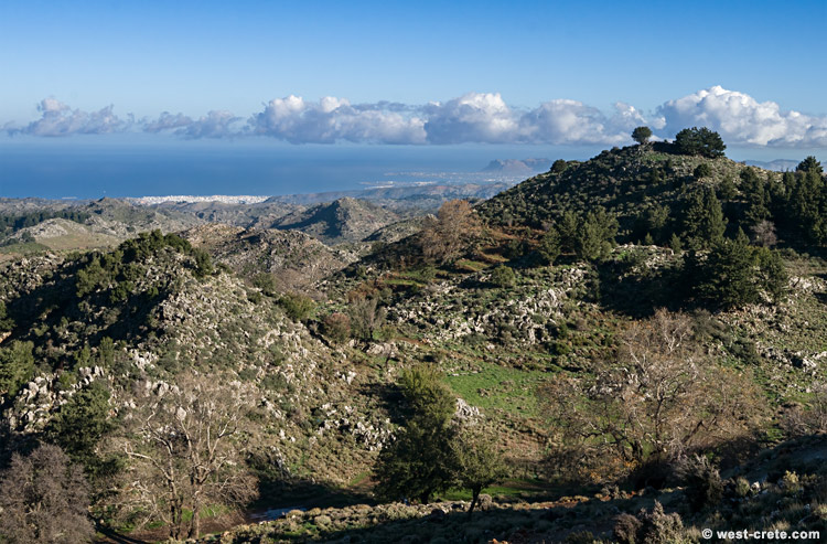 Chania below the clouds - click on the image to enlarge Chania below the clouds
- click on the image to enlarge