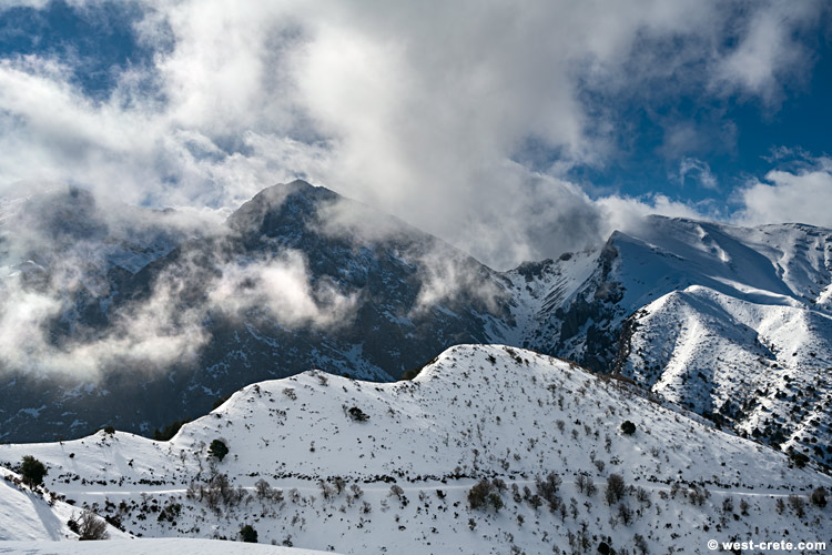 On a walk to Kallergi - click on the image to enlarge On a walk to Kallergi
- click on the image to enlarge