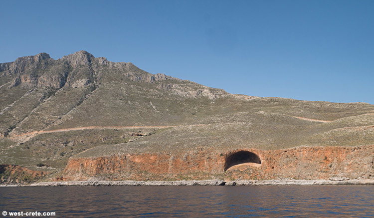 Tersanas cave - click on the image to enlarge Tersanas cave
- click on the image to enlarge
