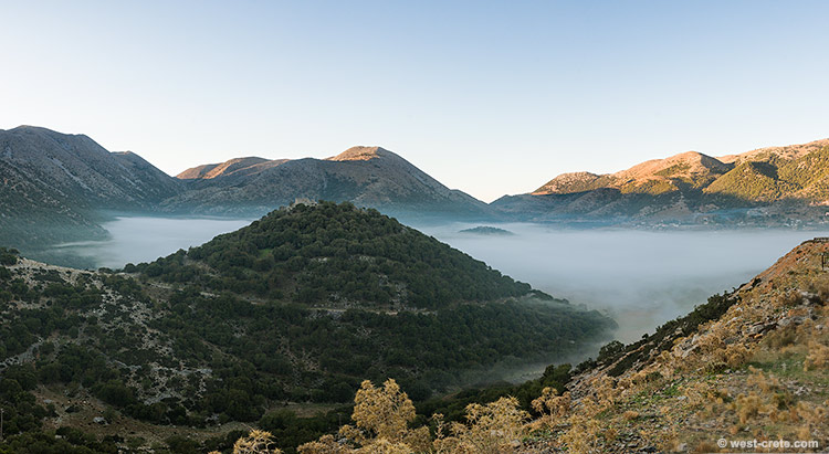 Askyfou plateau in the morning - click on the image to enlarge Askyfou plateau in the morning
- click on the image to enlarge