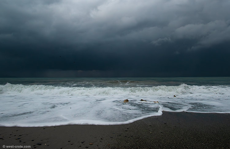 Gerani beach - click on the image to enlarge Gerani beach
- click on the image to enlarge