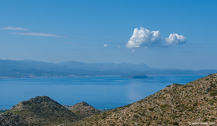 View of the Bay of Chania from the hills of Akrotiri - click on the image to enlarge View of the Bay of Chania from the hills of Akrotiri
- click on the image to enlarge
