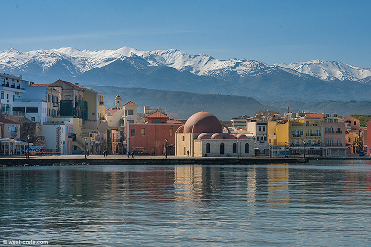 Chania harbour - click on the image to enlarge Chania harbour
- click on the image to enlarge