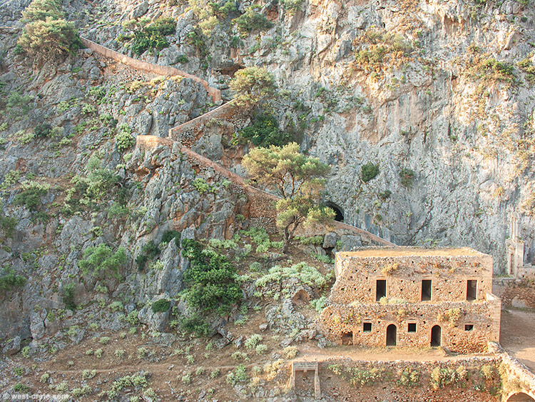 Katholiko monastery - click on the image to enlarge Katholiko monastery
- click on the image to enlarge