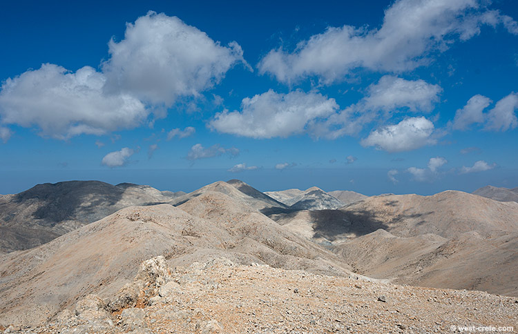Clouds in the mountains - click on the image to enlarge Clouds in the mountains
- click on the image to enlarge