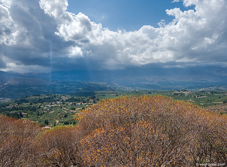 Clouds in Apokorona - click on the image to enlarge Clouds in Apokorona
- click on the image to enlarge