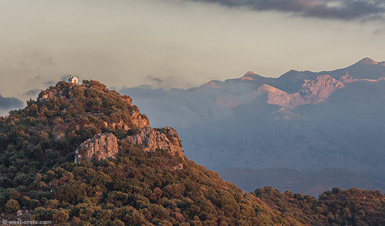 Chapel of Agios Giorgos near Vrysses - click on the image to enlarge Chapel of Agios Giorgos near Vrysses
- click on the image to enlarge