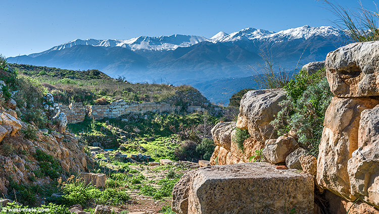 View of the White Mountains from Aptera - click on the image to enlarge View of the White Mountains from Aptera
- click on the image to enlarge
