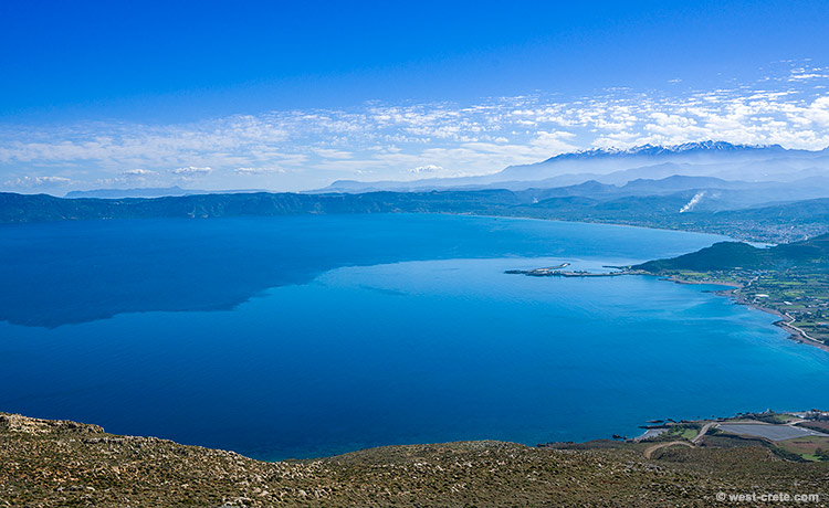 The Bay of Kissamos from above - click on the image to enlarge The Bay of Kissamos from above
- click on the image to enlarge