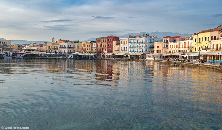 Chania harbour- click on the image to enlarge Chania harbour
- click on the image to enlarge