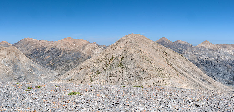 Mountain panorama - click on the image to enlarge Mountain panorama
- click on the image to enlarge