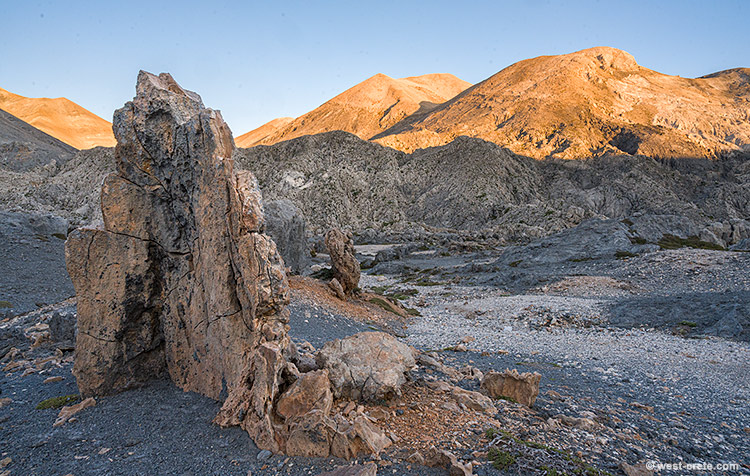 Wild places in the White Mountains - click on the image to enlarge Wild places in the White Mountains
- click on the image to enlarge