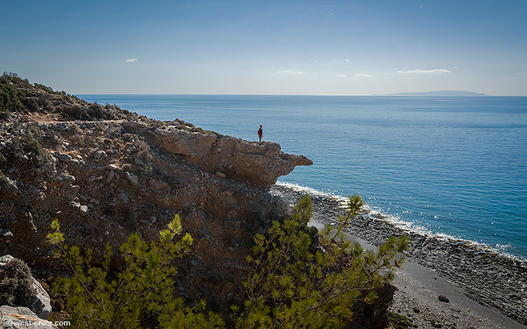 On the trail between Agia Roumeli and Loutro - click on the image to enlarge On the trail between Agia Roumeli and Loutro - click on the image to enlarge
