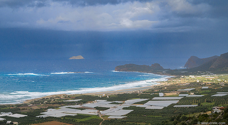 Stormy day in Falasarna - click on the image to enlarge Stormy day in Falasarna - click on the image to enlarge