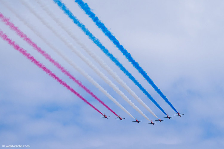 The Red Arrows in Chania - click on the image to enlarge The Red Arrows in Chania - click on the image to enlarge