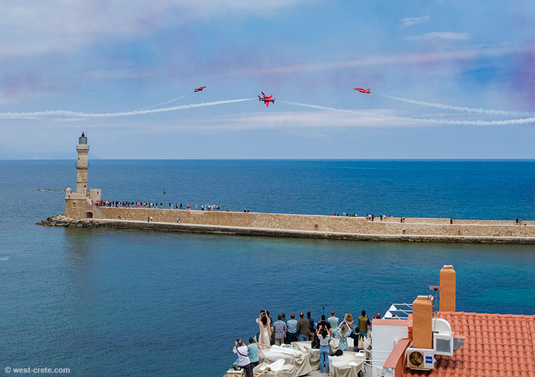 The Red Arrows in Chania - click on the image to enlarge The Red Arrows in Chania - click on the image to enlarge