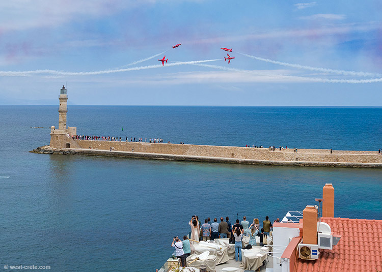 The Red Arrows in Chania - click on the image to enlarge The Red Arrows in Chania - click on the image to enlarge