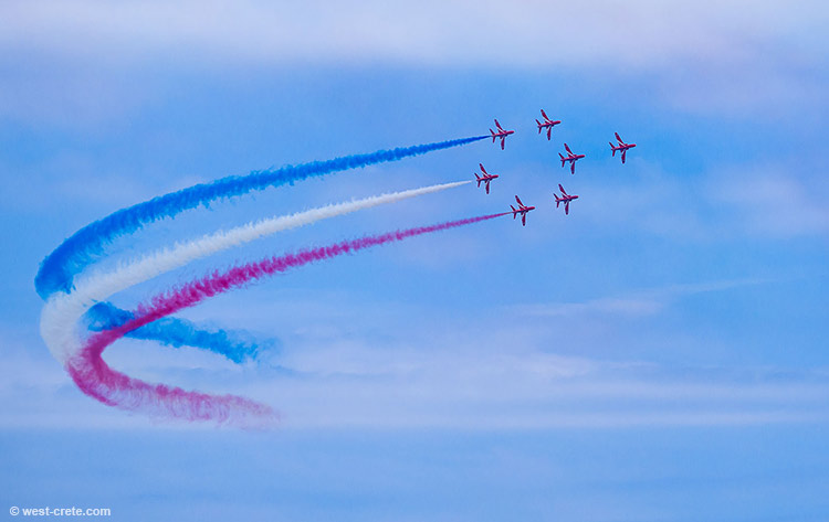 The Red Arrows in Chania - click on the image to enlarge The Red Arrows in Chania - click on the image to enlarge