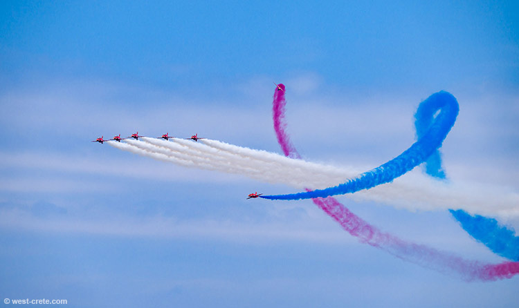The Red Arrows in Chania - click on the image to enlarge The Red Arrows in Chania - click on the image to enlarge