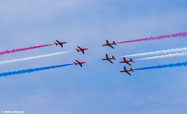 The Red Arrows in Chania - click on the image to enlarge The Red Arrows in Chania - click on the image to enlarge